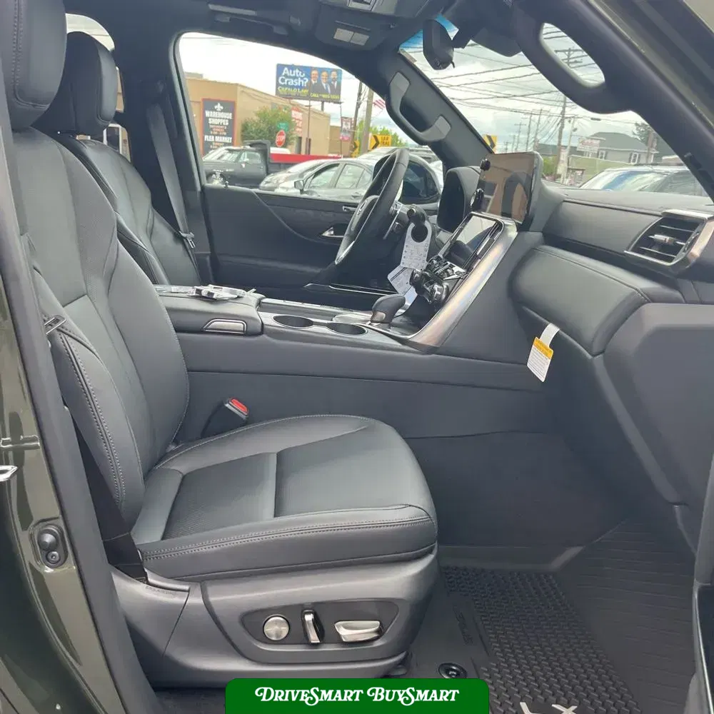 2025 Lexus LX 700h Overtrail