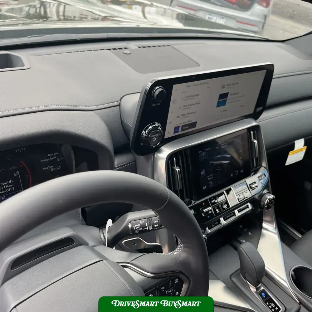 2025 Lexus LX 700h Overtrail