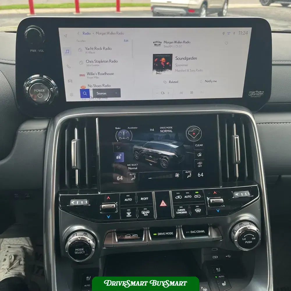 2025 Lexus LX 700h Overtrail