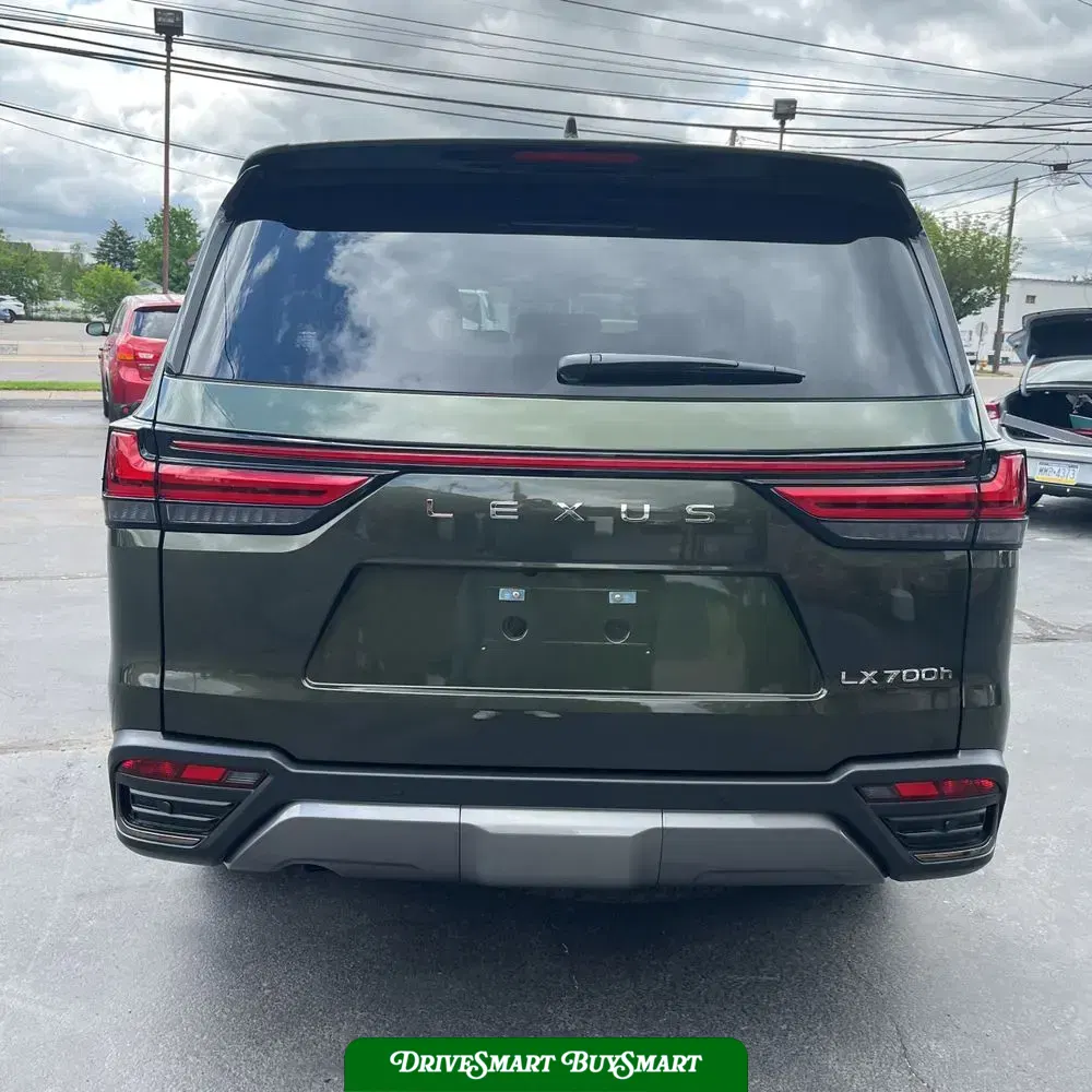 2025 Lexus LX 700h Overtrail