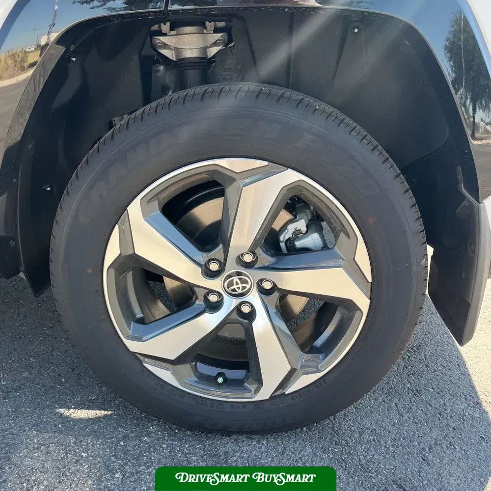 2025 Toyota RAV4 Plug-in Hybrid SE