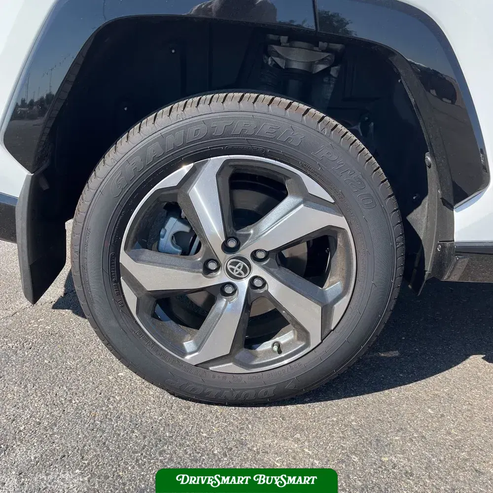 2025 Toyota RAV4 Plug-in Hybrid SE