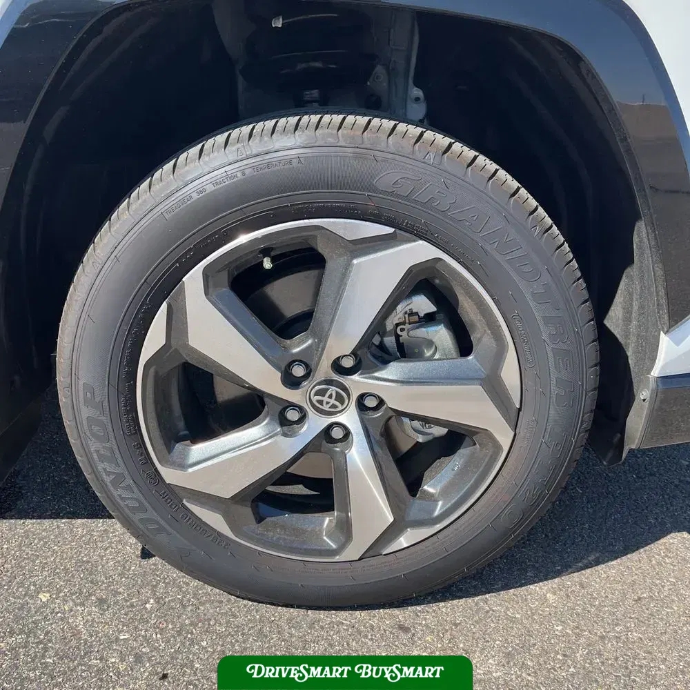 2025 Toyota RAV4 Plug-in Hybrid SE
