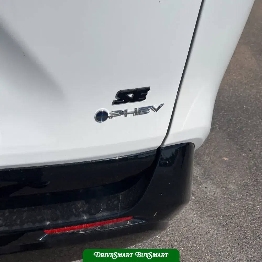 2025 Toyota RAV4 Plug-in Hybrid SE