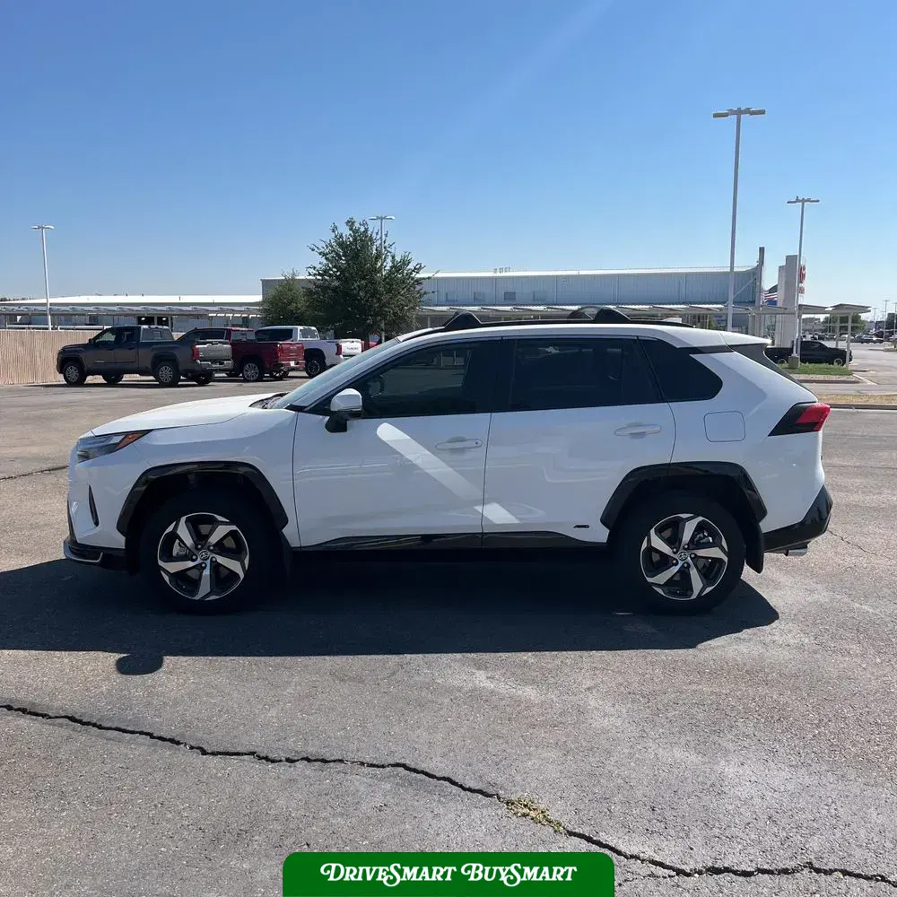 2025 Toyota RAV4 Plug-in Hybrid SE