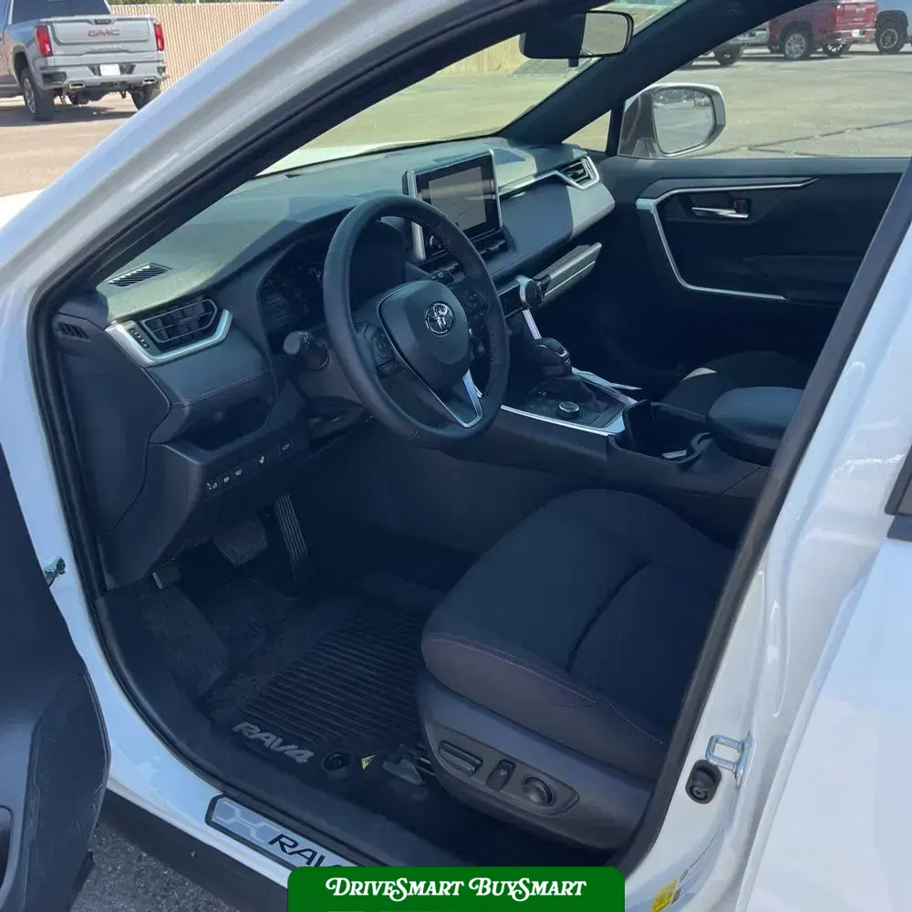 2025 Toyota RAV4 Plug-in Hybrid SE