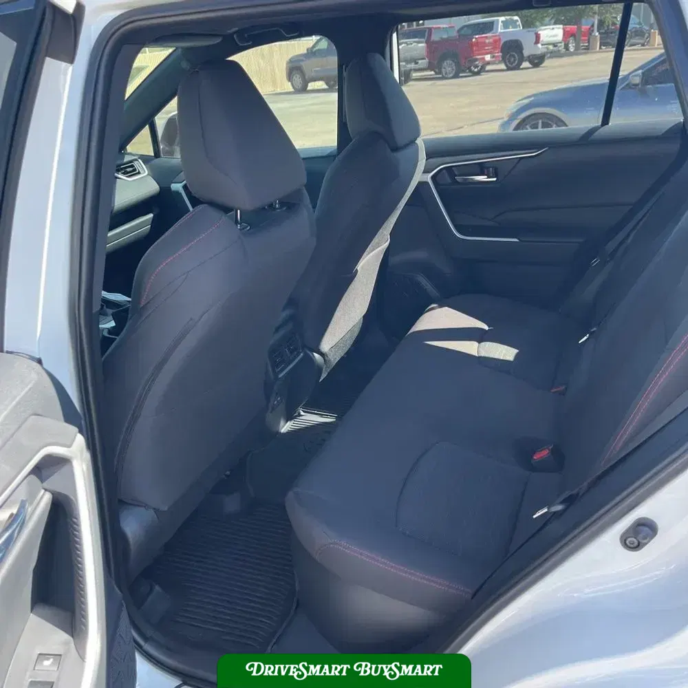 2025 Toyota RAV4 Plug-in Hybrid SE