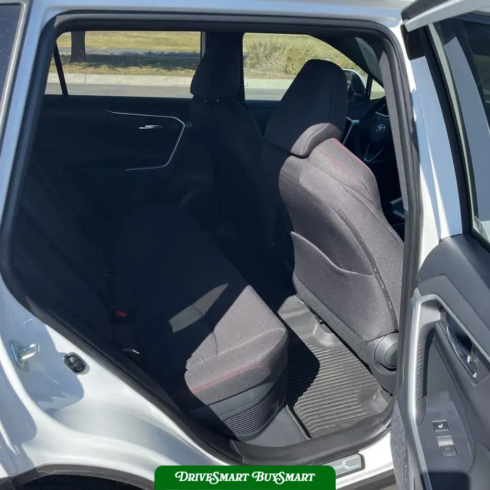 2025 Toyota RAV4 Plug-in Hybrid SE