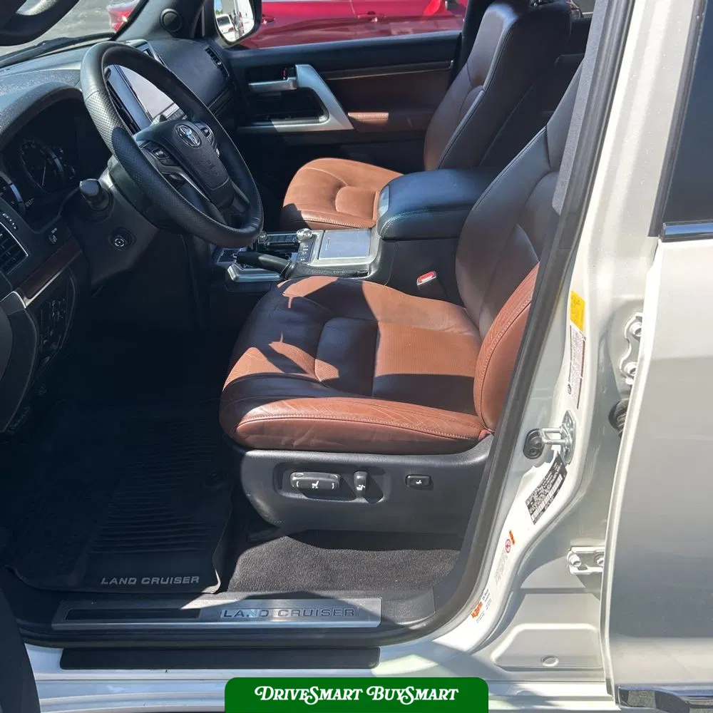 2019 Toyota Land Cruiser Base