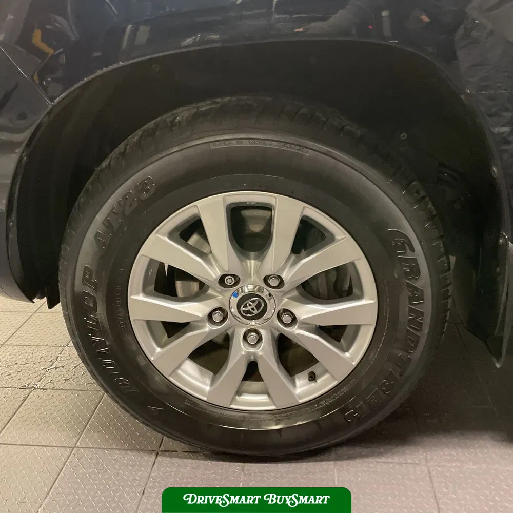 2019 Toyota Land Cruiser Base