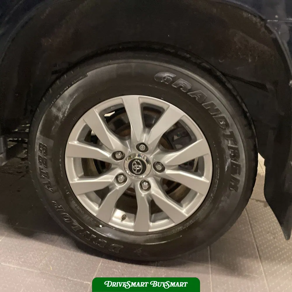 2019 Toyota Land Cruiser Base
