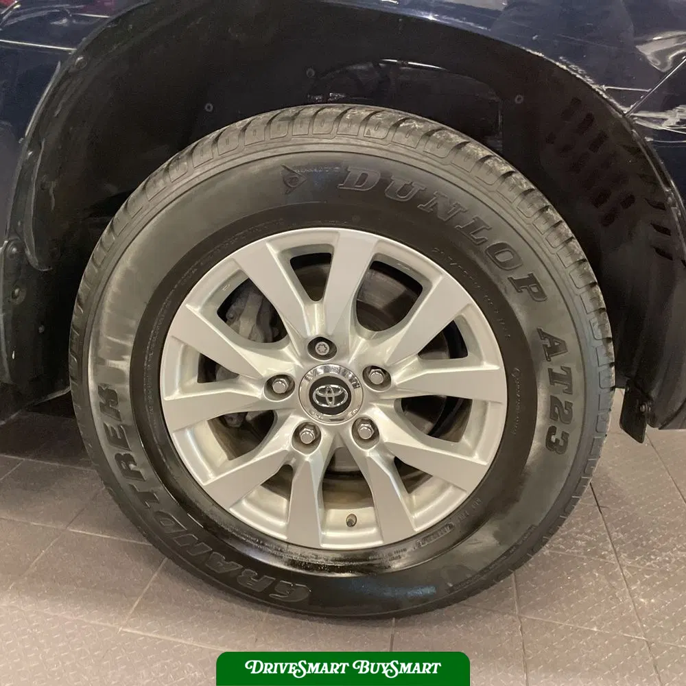 2019 Toyota Land Cruiser Base