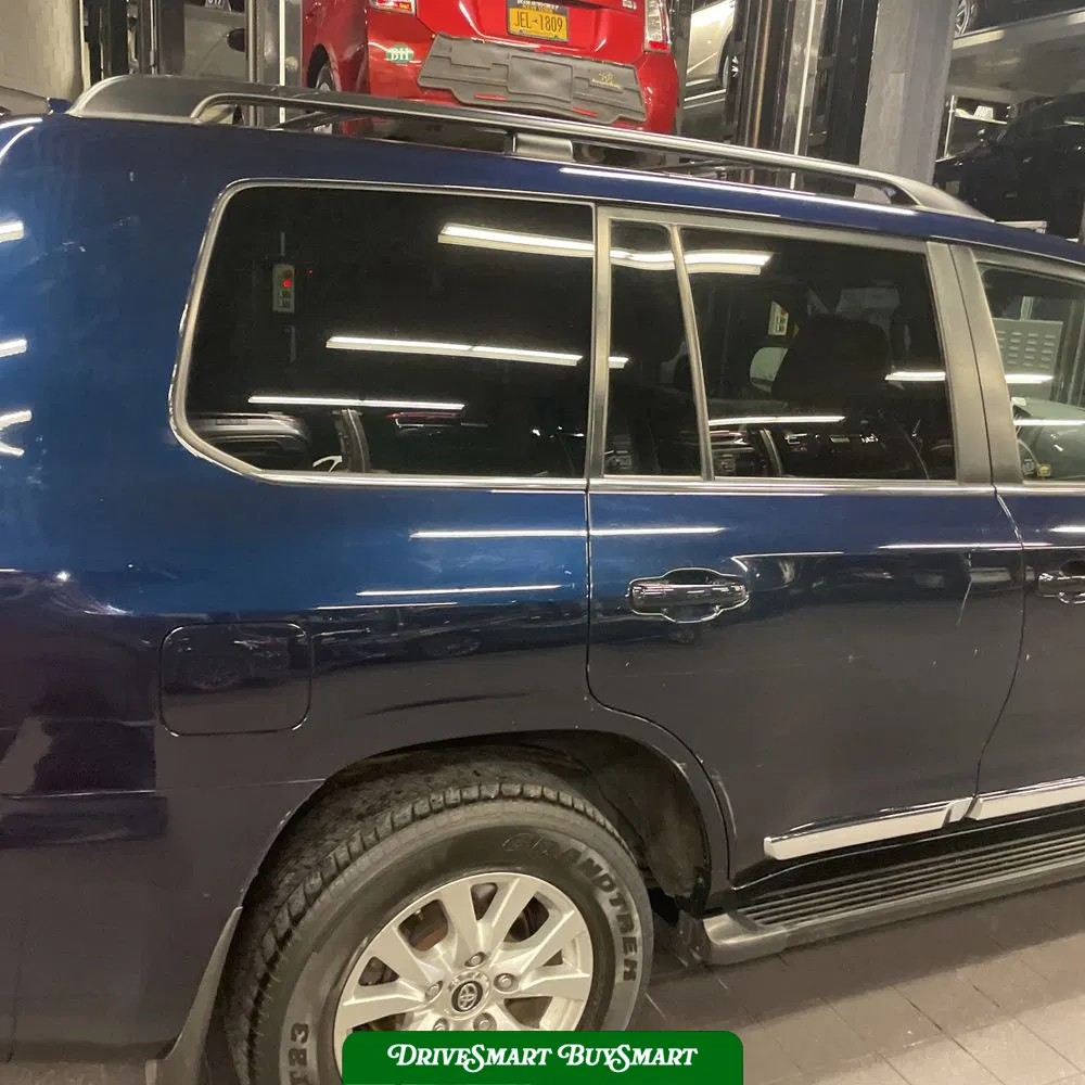 2019 Toyota Land Cruiser Base