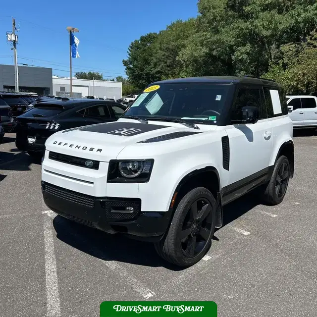 2025 Land Rover Defender 90 P400 X-Dynamic SE