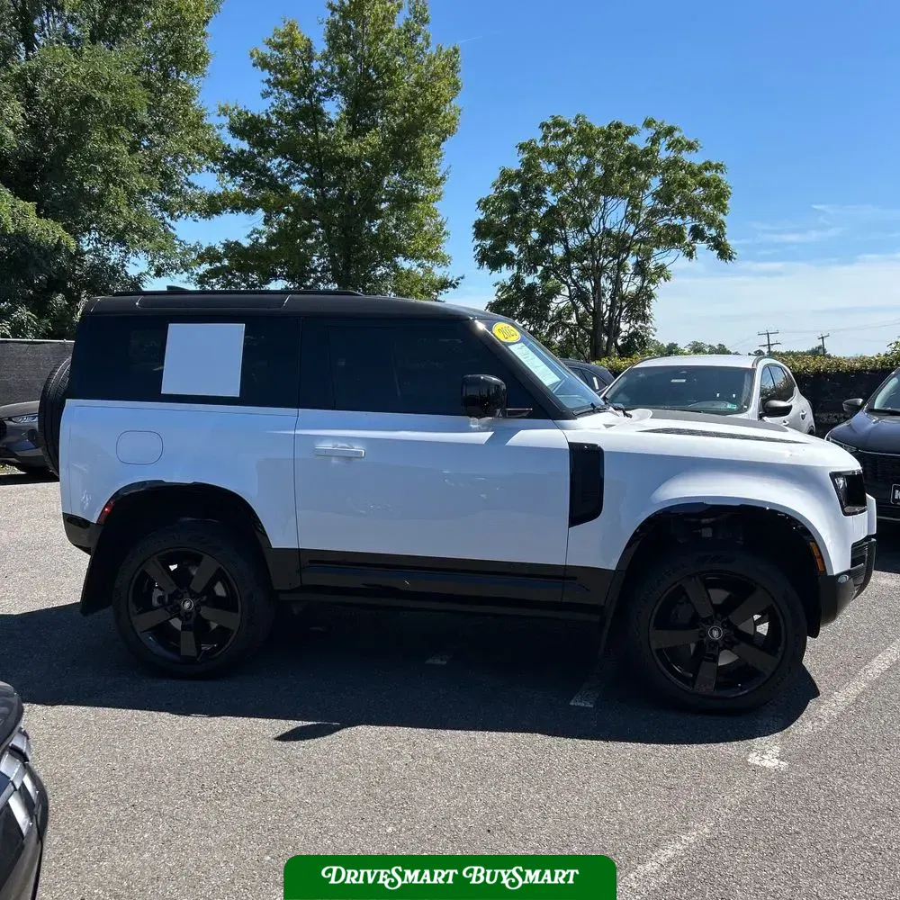 2025 Land Rover Defender 90 P400 X-Dynamic SE