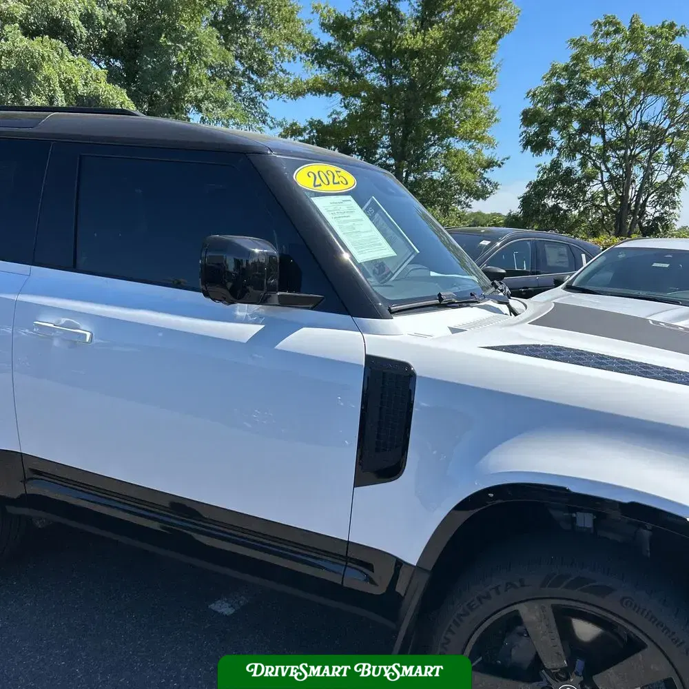 2025 Land Rover Defender 90 P400 X-Dynamic SE