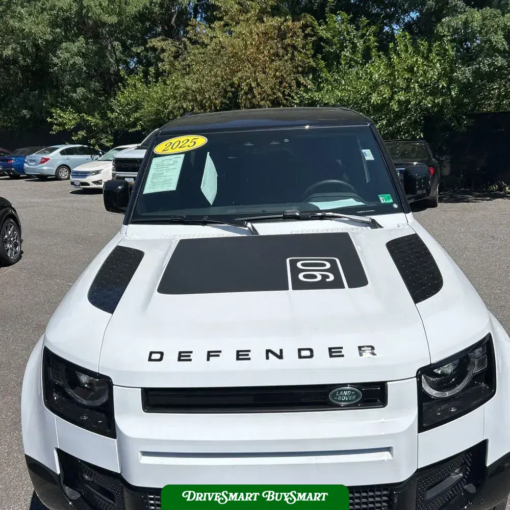 2025 Land Rover Defender 90 P400 X-Dynamic SE