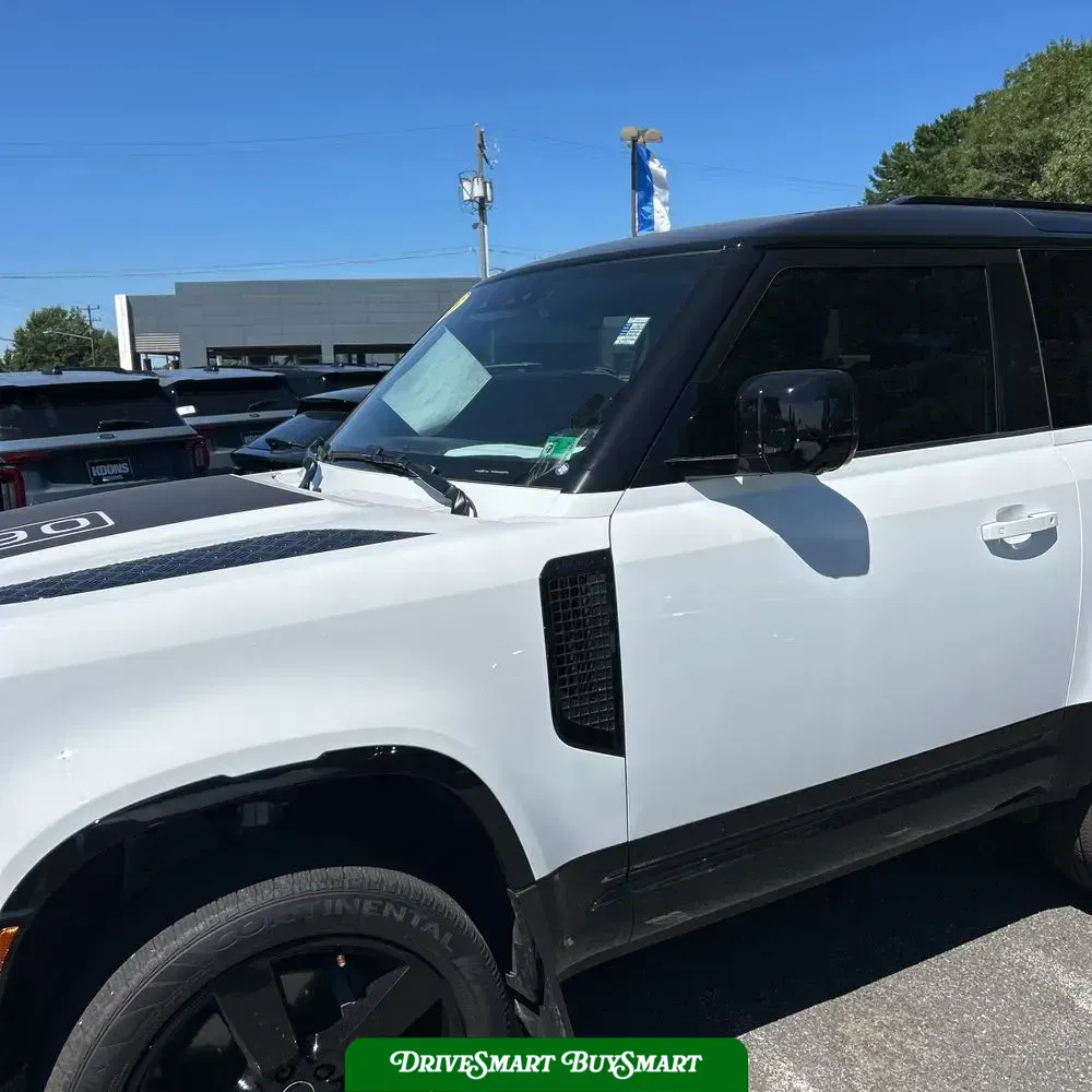 2025 Land Rover Defender 90 P400 X-Dynamic SE