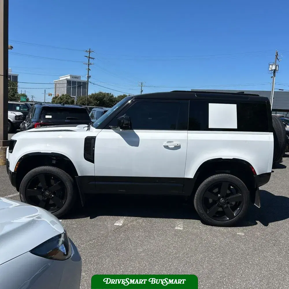 2025 Land Rover Defender 90 P400 X-Dynamic SE