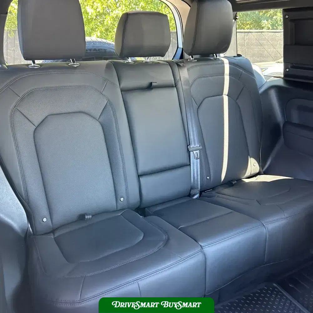 2025 Land Rover Defender 90 P400 X-Dynamic SE
