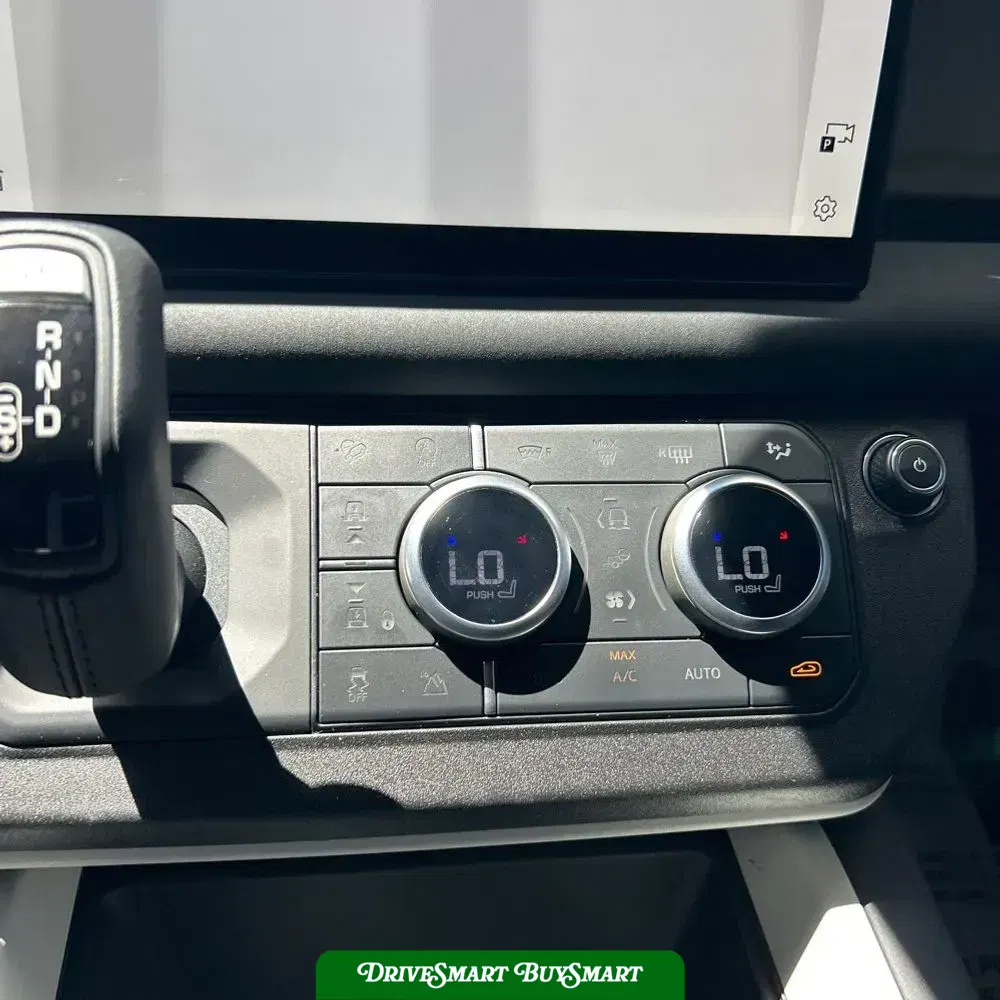 2025 Land Rover Defender 90 P400 X-Dynamic SE