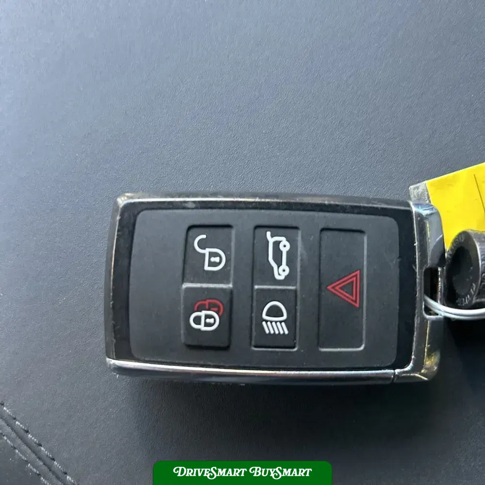 2025 Land Rover Defender 90 P400 X-Dynamic SE
