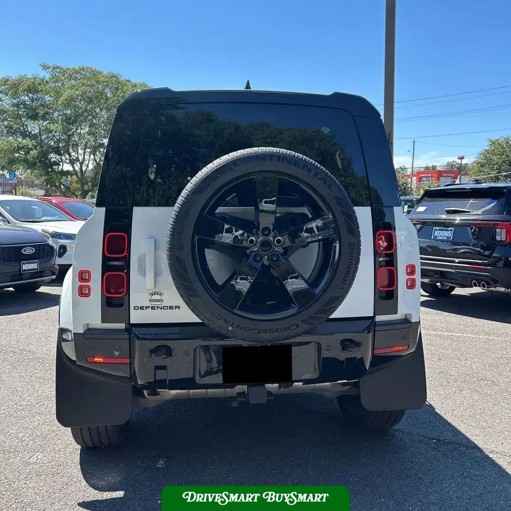 2025 Land Rover Defender 90 P400 X-Dynamic SE