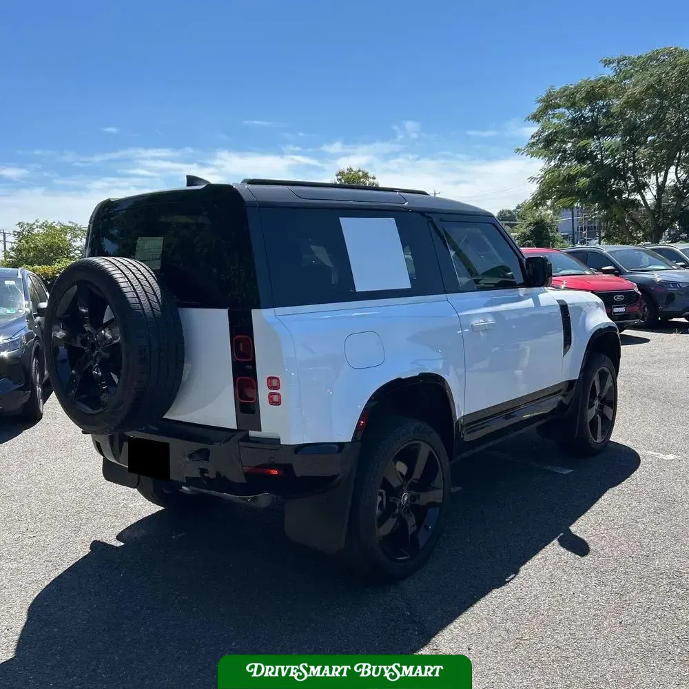 2025 Land Rover Defender 90 P400 X-Dynamic SE