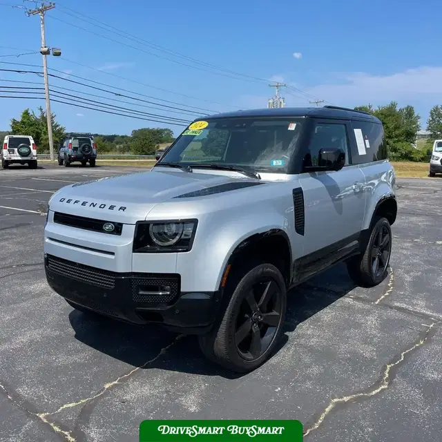2024 Land Rover Defender 90 P400 X-Dynamic SE