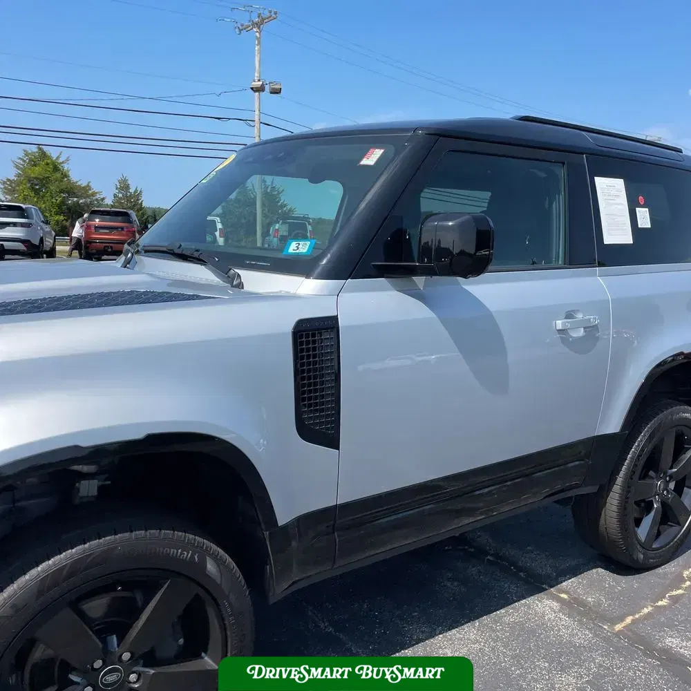 2024 Land Rover Defender 90 P400 X-Dynamic SE