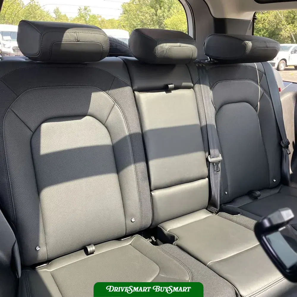2024 Land Rover Defender 90 P400 X-Dynamic SE