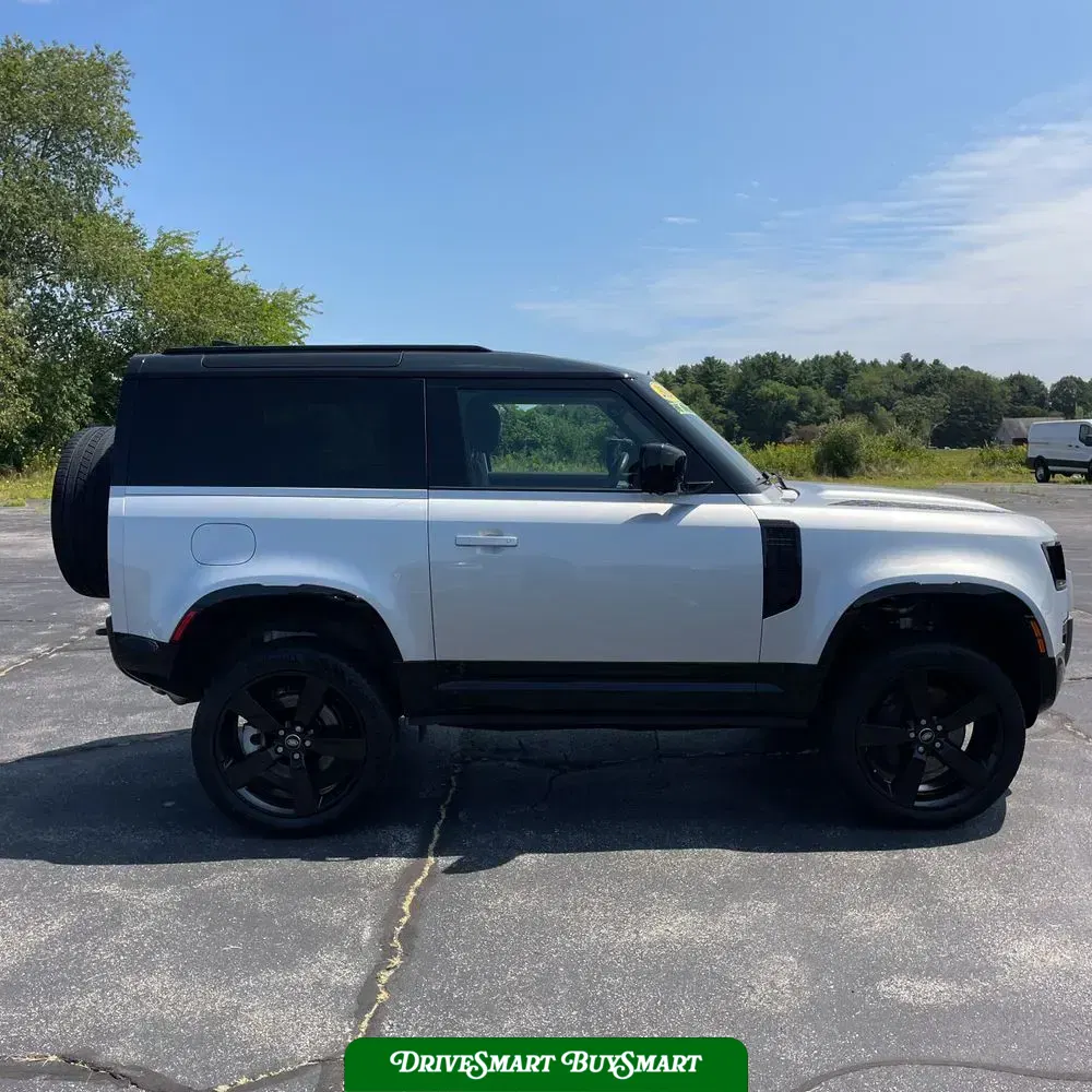 2024 Land Rover Defender 90 P400 X-Dynamic SE
