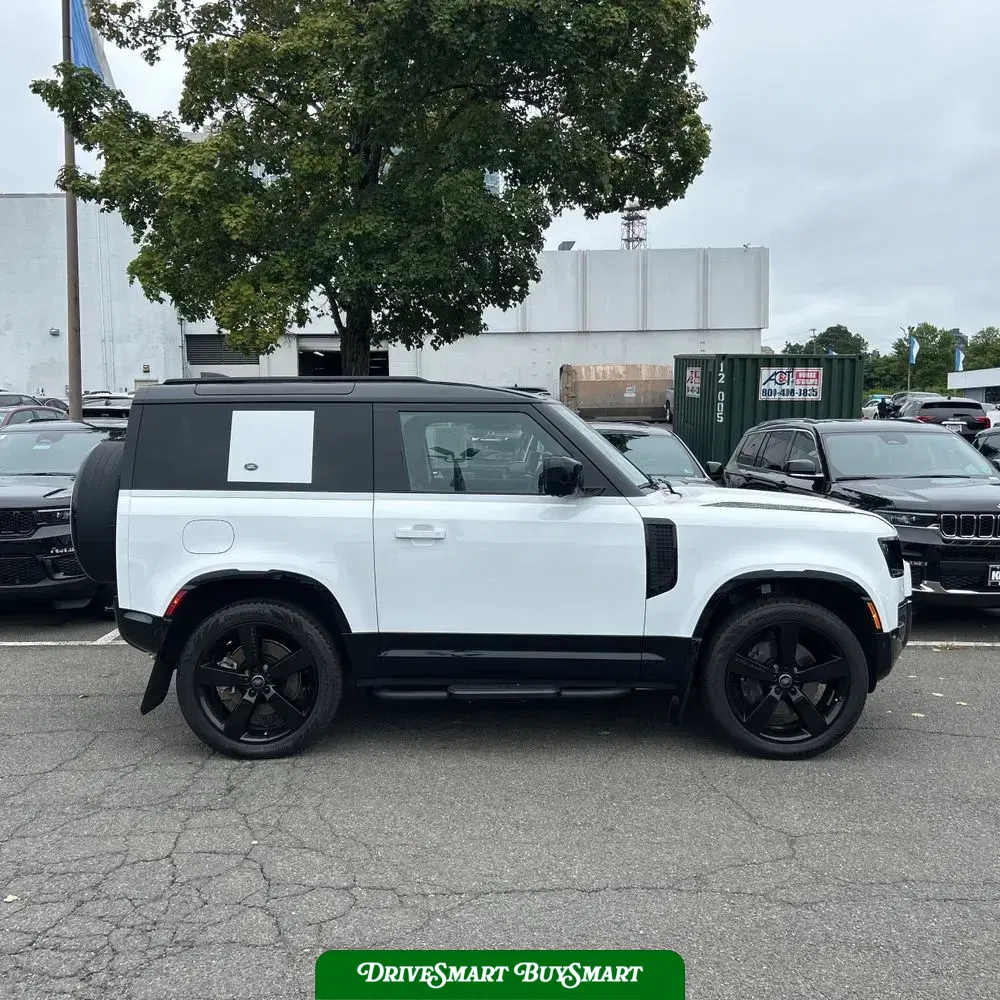 2024 Land Rover Defender 90 P400 X-Dynamic SE