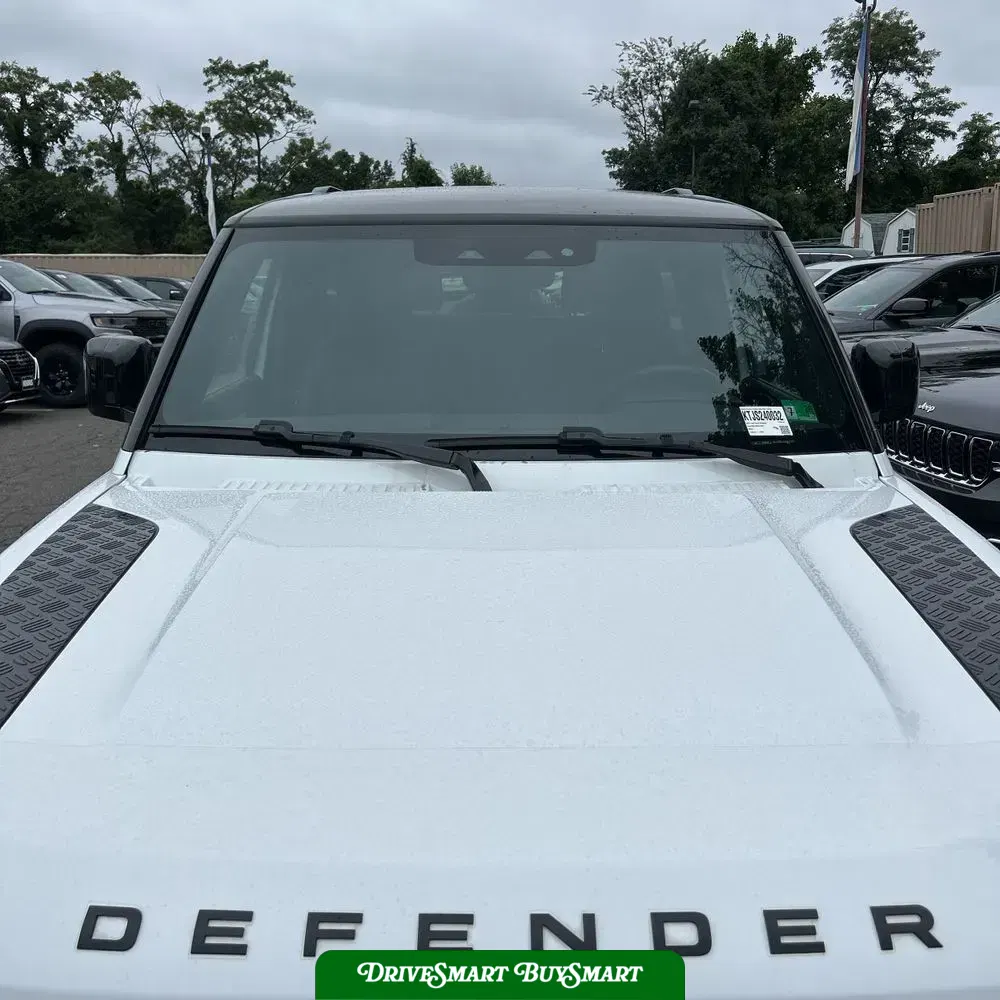2024 Land Rover Defender 90 P400 X-Dynamic SE