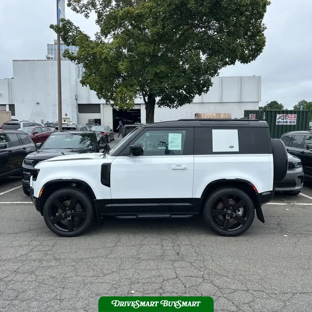 2024 Land Rover Defender 90 P400 X-Dynamic SE