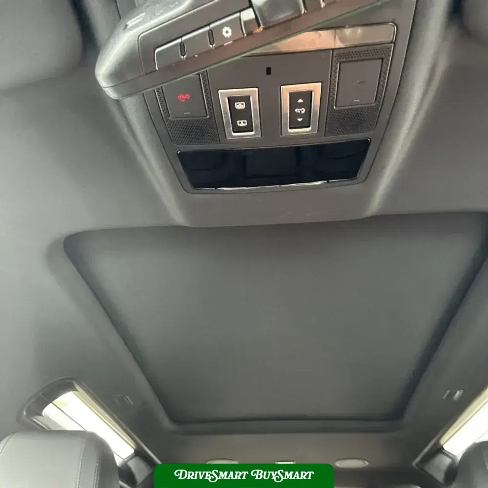 2024 Land Rover Defender 90 P400 X-Dynamic SE