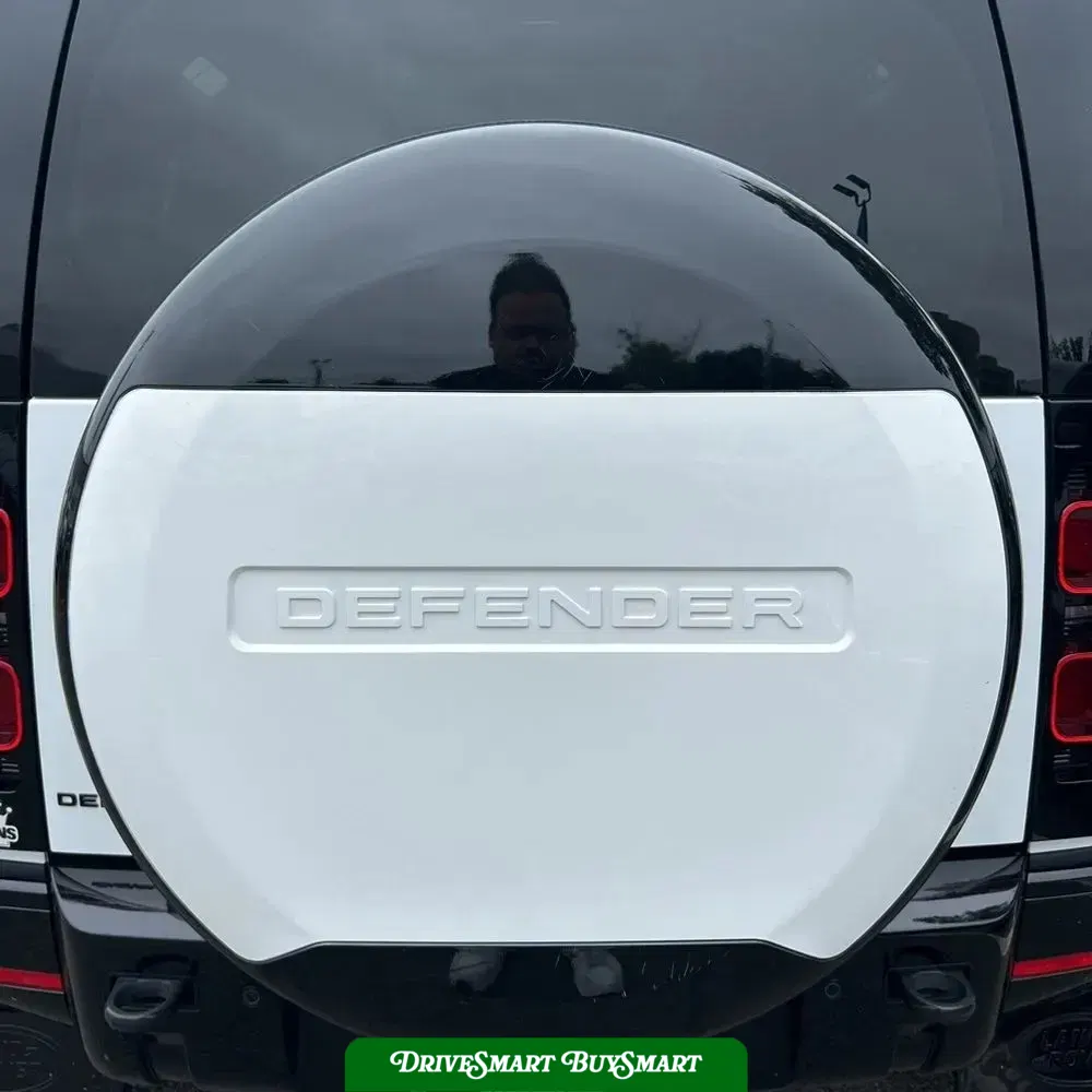 2024 Land Rover Defender 90 P400 X-Dynamic SE