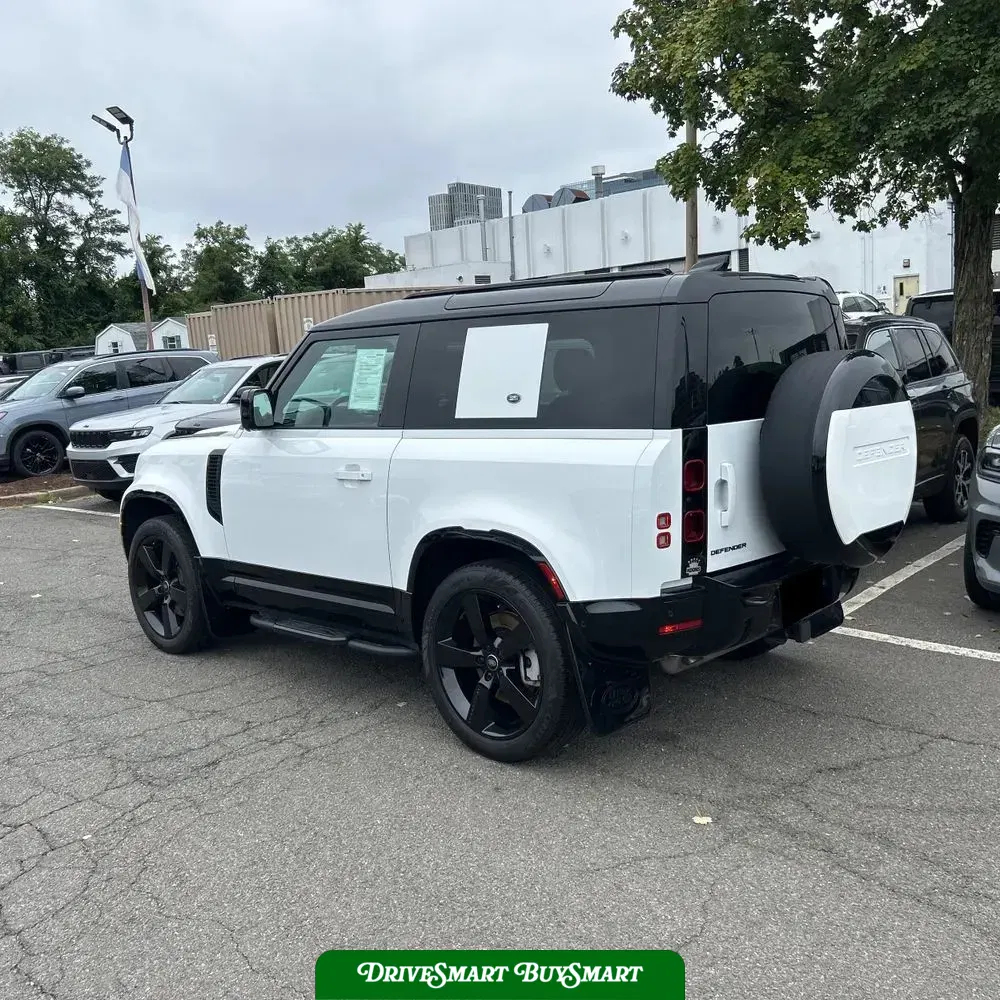 2024 Land Rover Defender 90 P400 X-Dynamic SE
