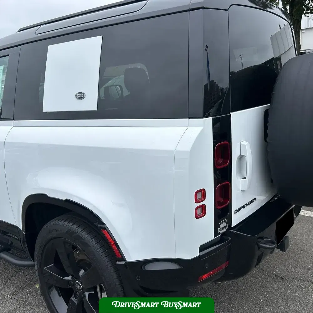 2024 Land Rover Defender 90 P400 X-Dynamic SE