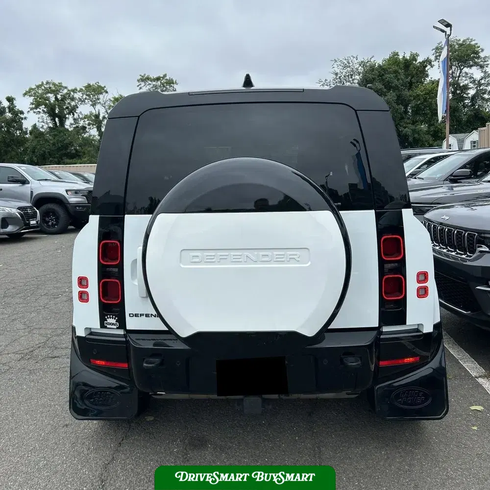2024 Land Rover Defender 90 P400 X-Dynamic SE