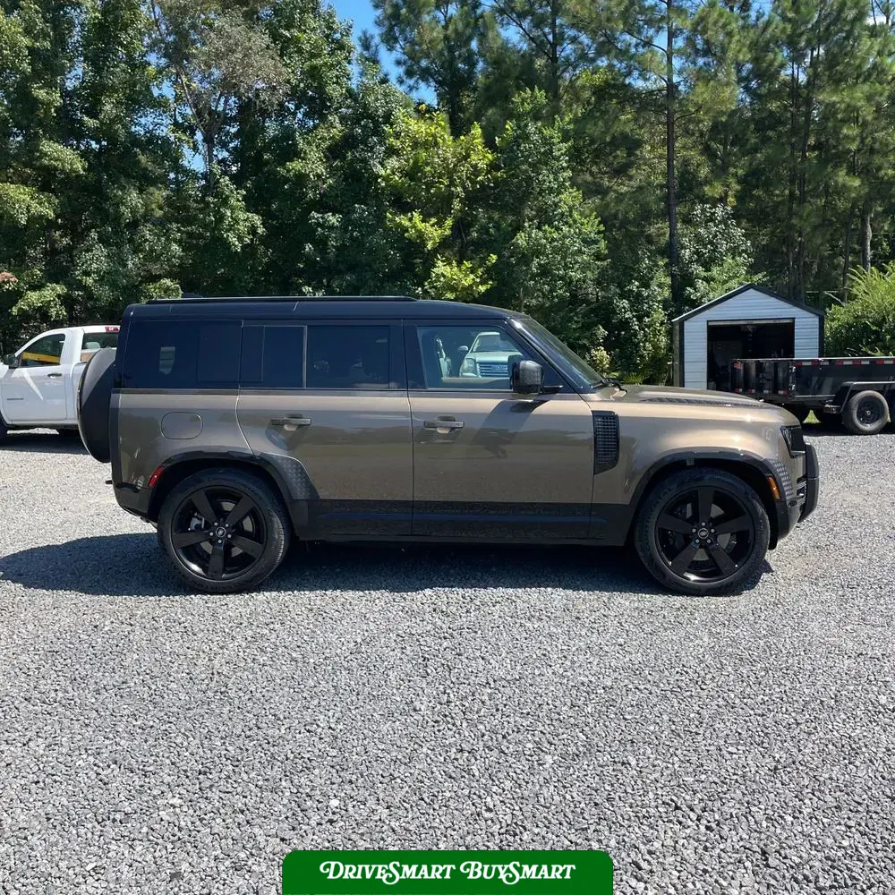 2025 Land Rover Defender 110 X-Dyn SE P400