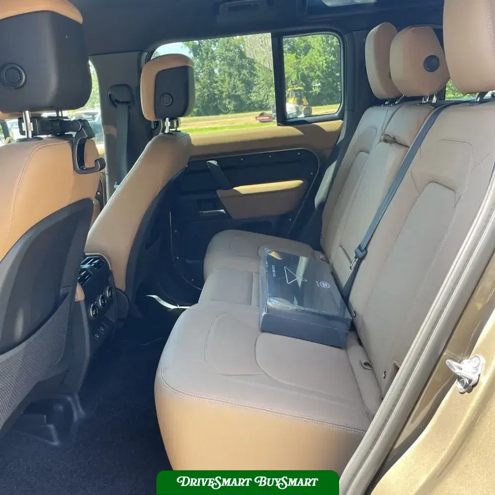 2025 Land Rover Defender 110 X-Dyn SE P400