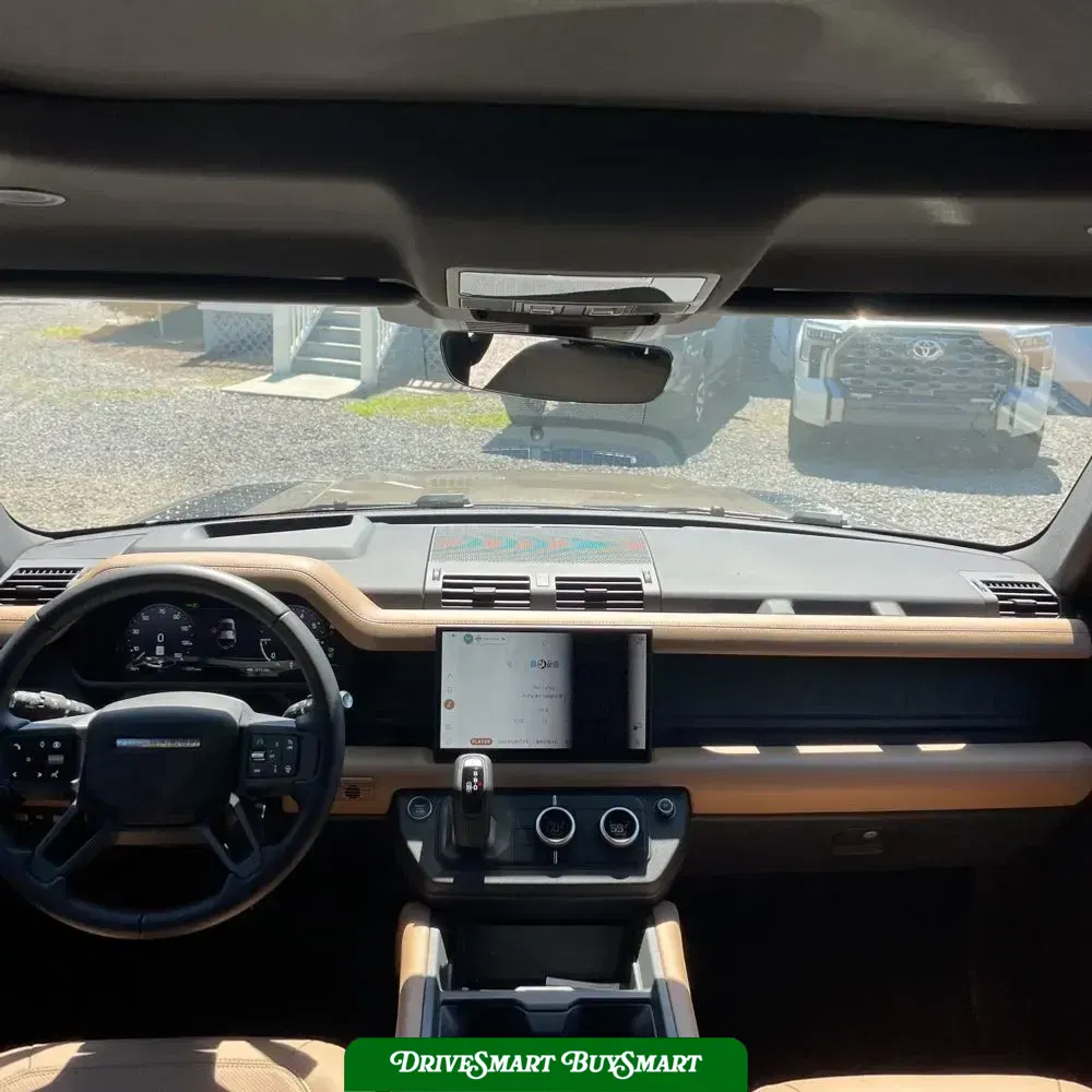 2025 Land Rover Defender 110 X-Dyn SE P400