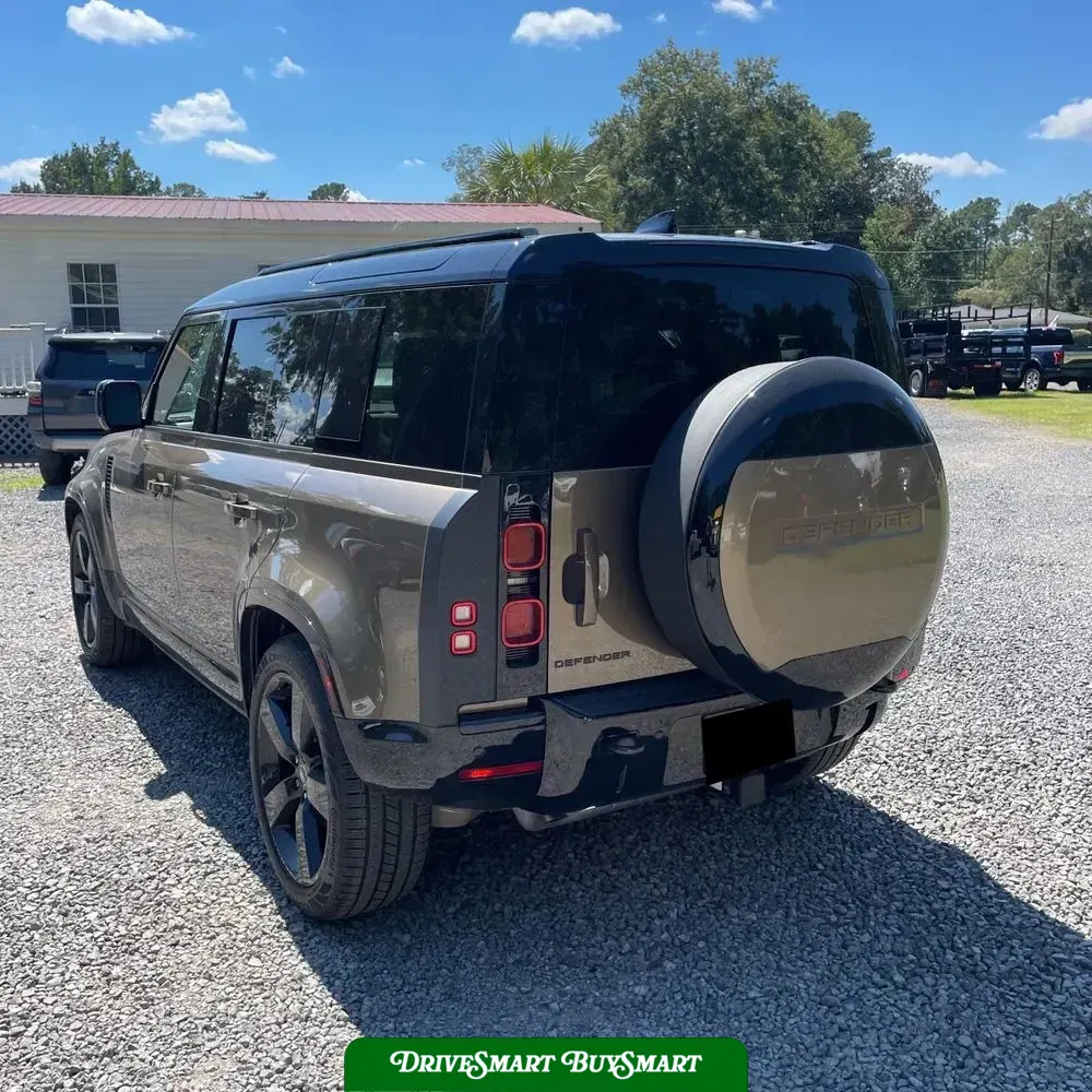 2025 Land Rover Defender 110 X-Dyn SE P400