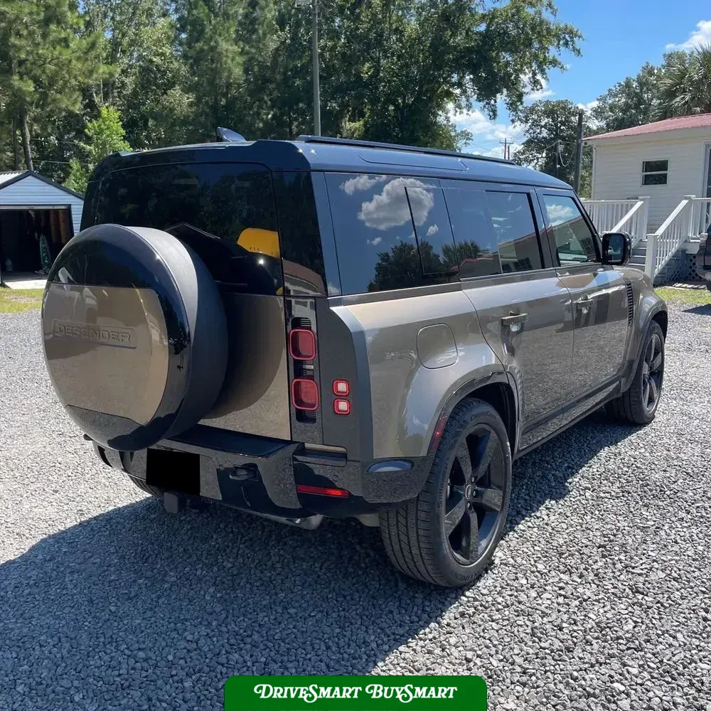 2025 Land Rover Defender 110 X-Dyn SE P400