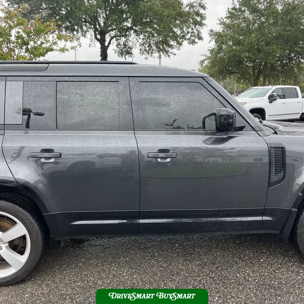 2022 Land Rover Defender 110 X-Dynamic SE