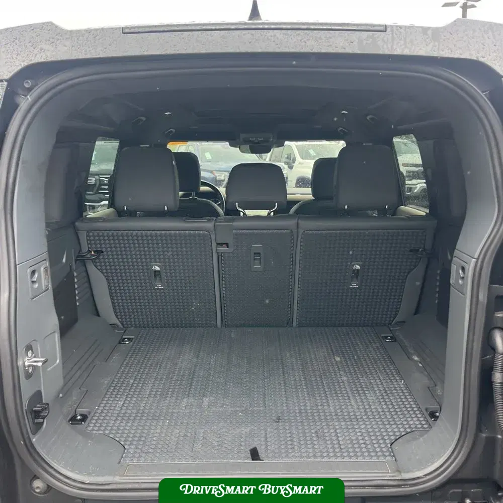 2022 Land Rover Defender 110 X-Dynamic SE