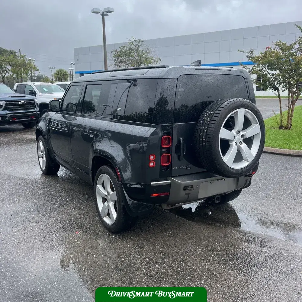 2022 Land Rover Defender 110 X-Dynamic SE