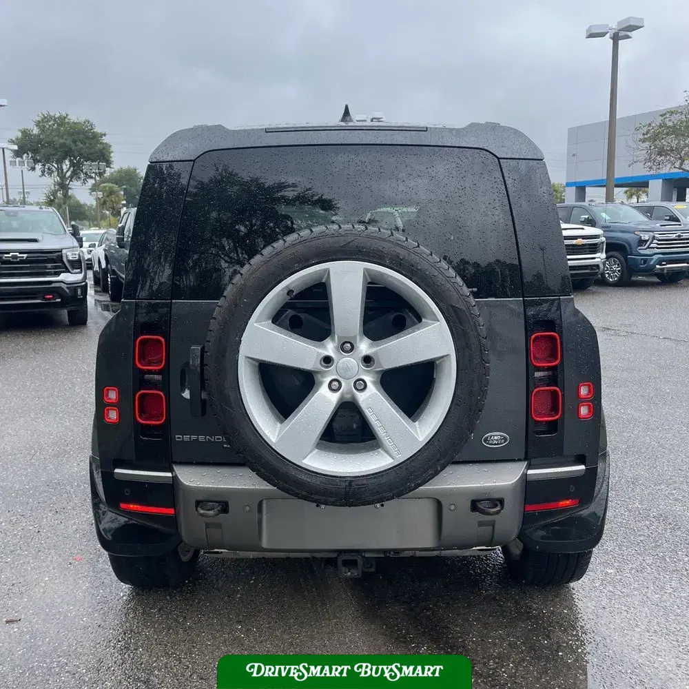 2022 Land Rover Defender 110 X-Dynamic SE