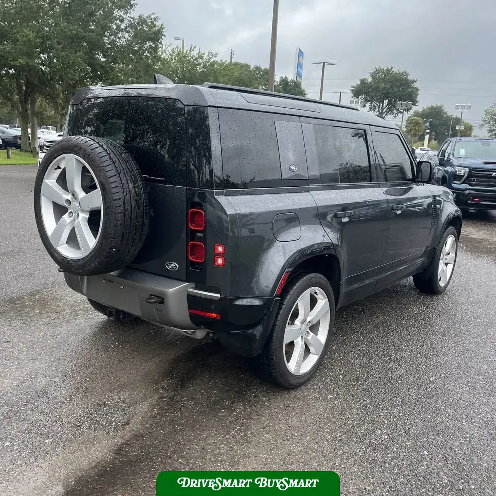 2022 Land Rover Defender 110 X-Dynamic SE